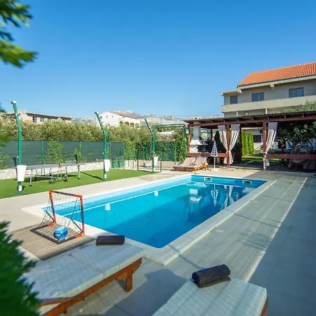 Awesome In Split With Wifi Сasa de vacaciones *